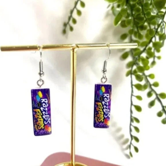 ⭐️❤️FREE Candy Razzles Gum Sweet Snack Food Drop Pop Art Artsy Drop Hip Earrings - Picture 1 of 5